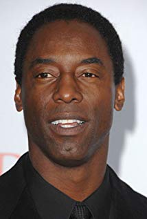 How tall is Isaiah Washington?